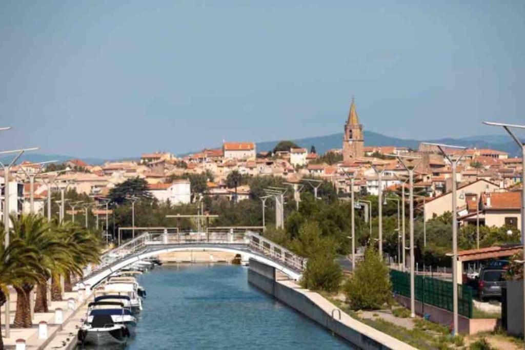 Mobilhome A Frejus A 15 Minute De La Mer Sur Terrain Independant Buitenkant foto