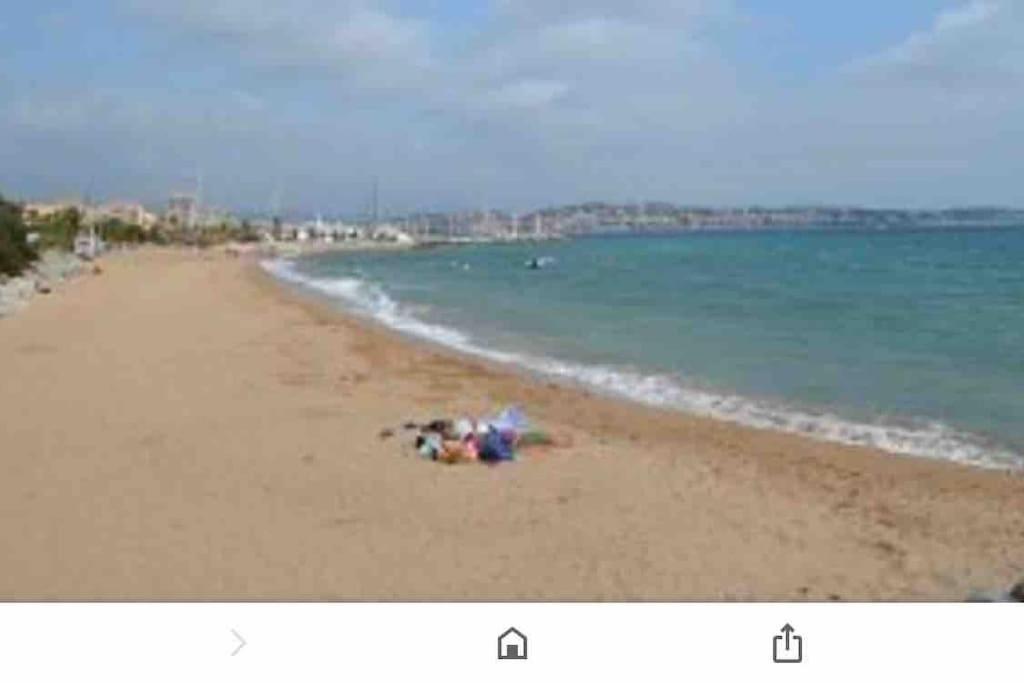 Mobilhome A Frejus A 15 Minute De La Mer Sur Terrain Independant Buitenkant foto